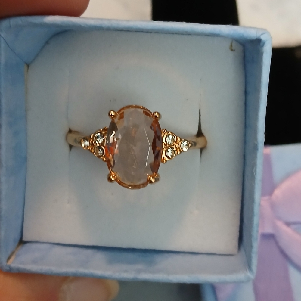 Elegant Gold and Crystal Ring